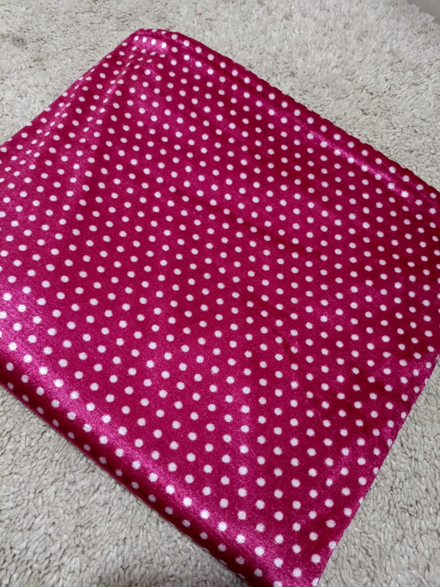 velvet in polka suit