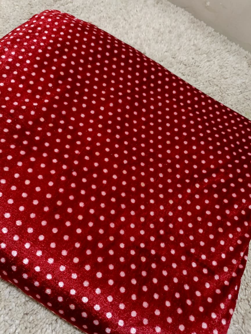 Velvet in polka suit